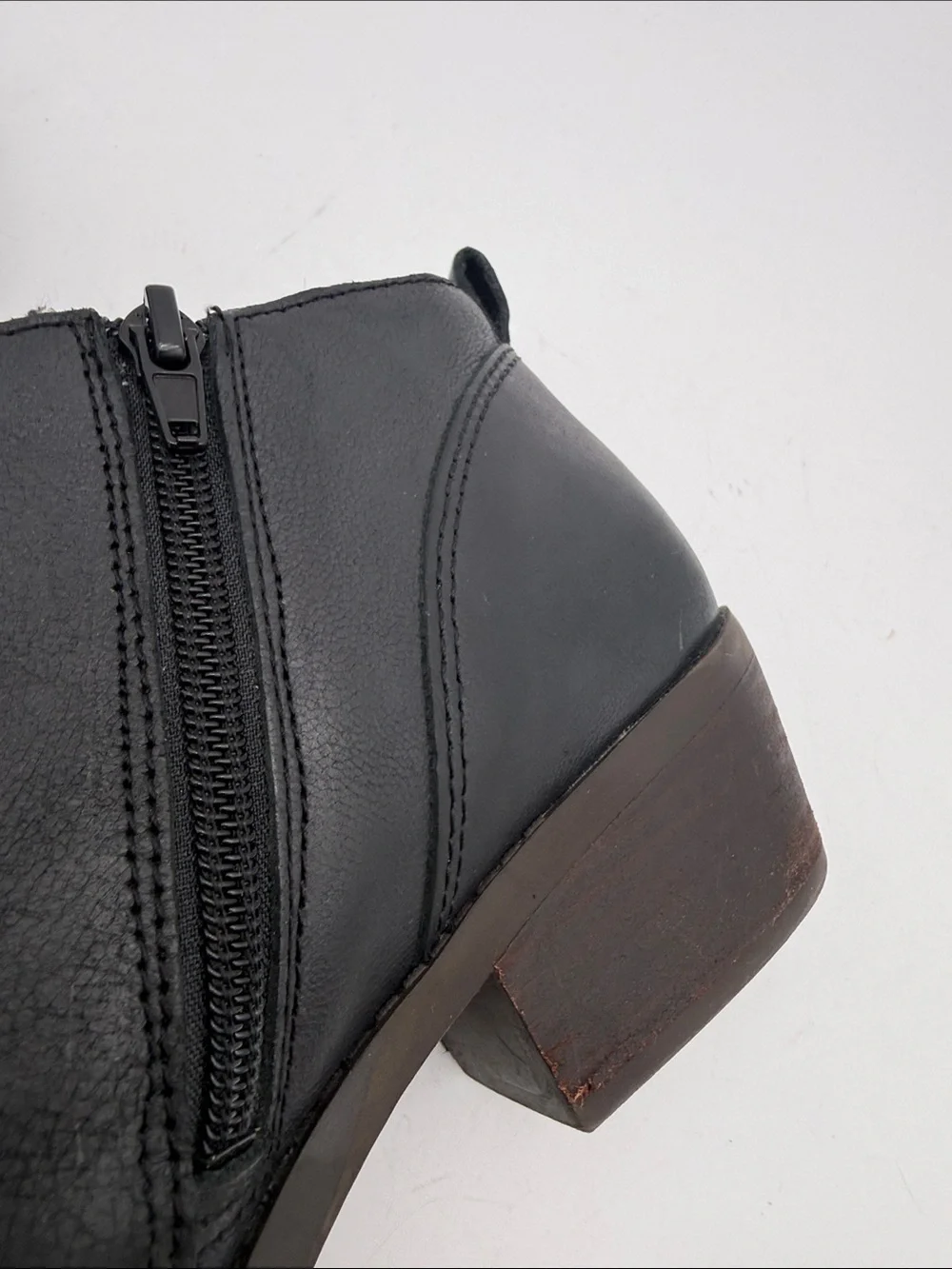 Lucky Brand women Black Leather Chukka Boots women 8M casual office retro Y2K